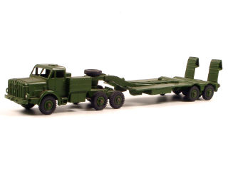 Lot 227 - DINKY TOYS (GB) (1)