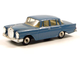Lot 191 - DINKY TOYS GB (1)