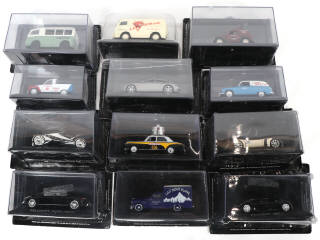 Lot 35 - DIVERS (12)