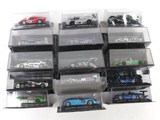 Lot 43 - DIVERS (15)