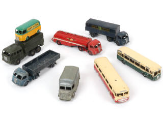 Lot 77 - DINKY TOYS (FRANCE) (8)
