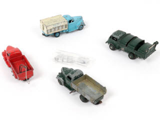 Lot 73 - DINKY TOYS (FRANCE) (4)
