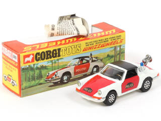 Lot 100 - CORGI TOYS (GB) (1)