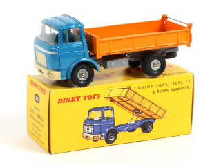Lot 62 - DINKY TOYS (FRANCE) (1)