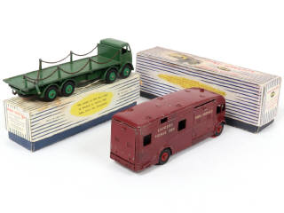 Lot 263 - DINKY TOYS (GB) (2)