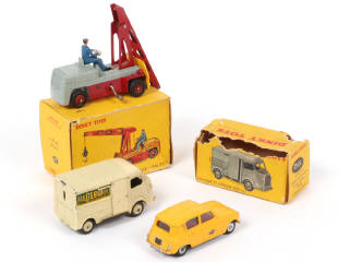Lot 313 - DINKY TOYS (FRANCE) (3)