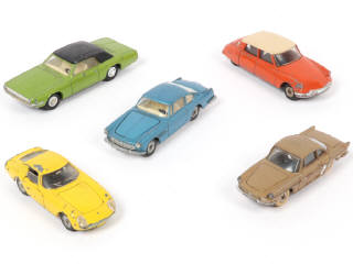 Lot 324 - DINKY TOYS (FRANCE) (5)