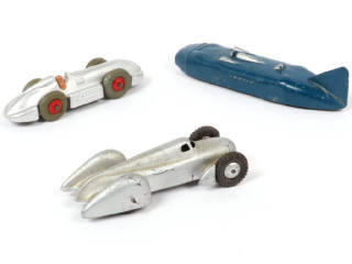 Lot 265 - DINKY TOYS (GB) (3)