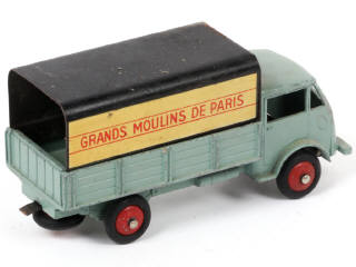 Lot 301 - DINKY TOYS (FRANCE) (1)