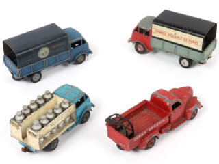Lot 326 - DINKY TOYS (FRANCE) (5)