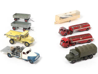 Lot 237 - DINKY TOYS (8)