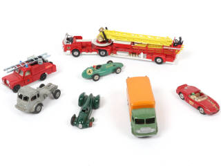 Lot 113 - DIVERS (7)
