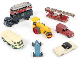 Lot 331 - DINKY TOYS (FRANCE) (8)