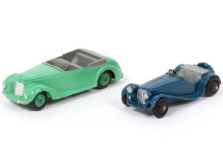 Lot 258 - DINKY TOYS (GB) (2)