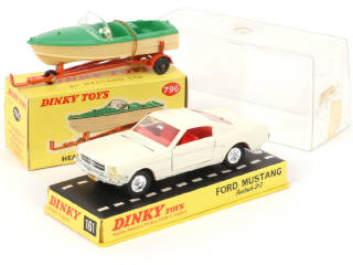 Lot 257 - DINKY TOYS (GB) (2)
