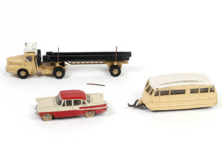 Lot 310 - DINKY TOYS (FRANCE) (3)