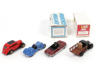 Lot 97 - DIVERS (4)