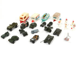 Lot 118 - DIVERS (24)