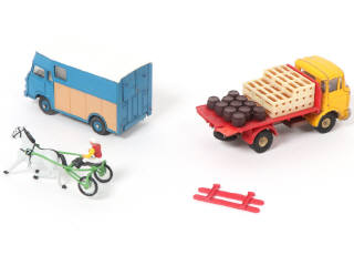 Lot 194 - DINKY TOYS (FRANCE) (2)