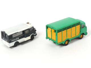 Lot 193 - DINKY TOYS (FRANCE) (2)