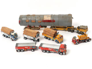 Lot 89 - DIVERS (5)