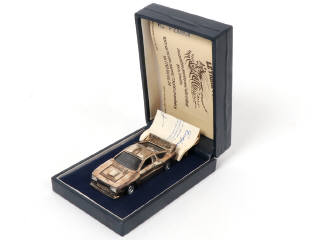 Lot 103 - DIVERS (9)