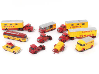 Lot 105 - DIVERS (10)