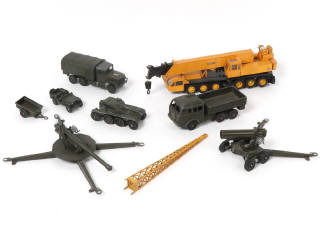 Lot 102 - DIVERS (8)