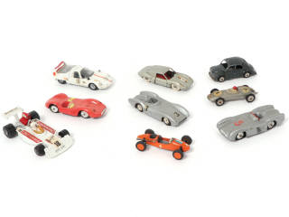 Lot 104 - DIVERS (9)