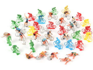 Lot 11 - DIVERS (30)