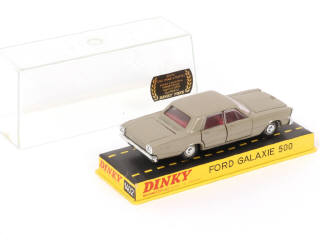 Lot 317 - DINKY TOYS (FRANCE) (1)