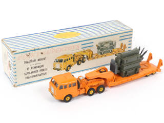 Lot 325 - DINKY TOYS (FRANCE) (1)