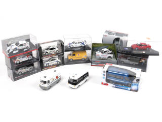 Lot 133 - DIVERS (13)