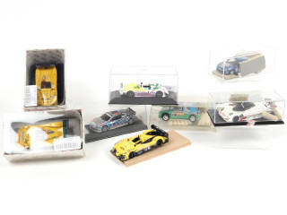 Lot 111 - DIVERS (8)