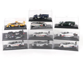 Lot 122 - DIVERS (10)