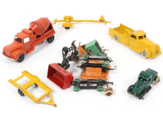 Lot 165 - TOOTSIETOY (USA) (6)