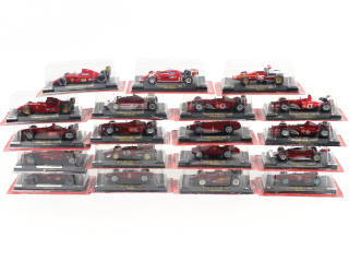 Lot 44 - DIVERS (19)