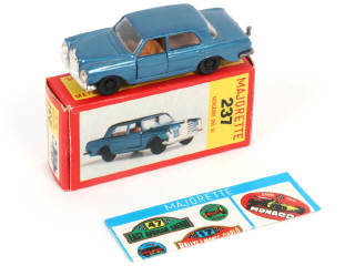 Lot 95 - MAJORETTE (FRANCE) (1)