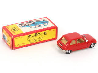 Lot 135 - MAJORETTE (FRANCE) (1)