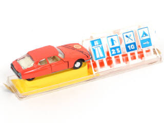 Lot 145 - MAJORETTE (FRANCE) (1)