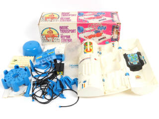 Lot 304 - KENNER PRODUCTS (USA) (1)