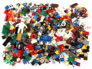 Lot 146 - LEGO (DANEMARK) (1)