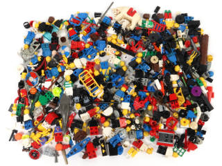 Lot 147 - LEGO (DANEMARK) (1)