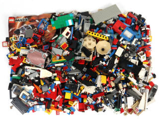 Lot 156 - LEGO (DANEMARK) (1)