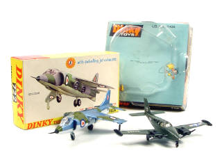 Lot 512 - DINKY TOYS GB (2)