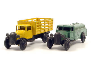 Lot 518 - DINKY TOYS (GB) (2)