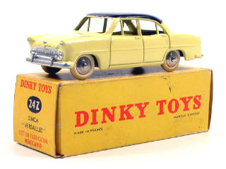 Lot 582 - DINKY TOYS FRANCE (1)