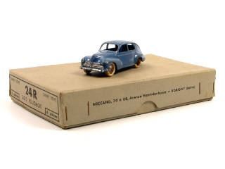 Lot 555 - DINKY TOYS FRANCE (2)