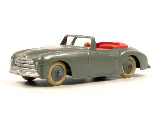 Lot 556 - DINKY TOYS (FRANCE) (1)