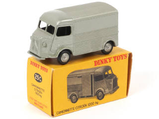 Lot 587 - DINKY TOYS (FRANCE) (1)